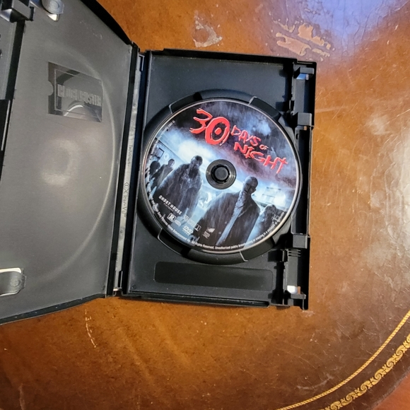 30 Days of Night Horror Movie ~ DVD - Picture 3 of 3